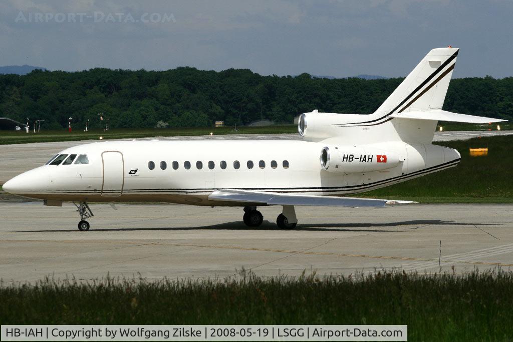 HB-IAH, 1998 Dassault Falcon 900EX C/N 028, visitor