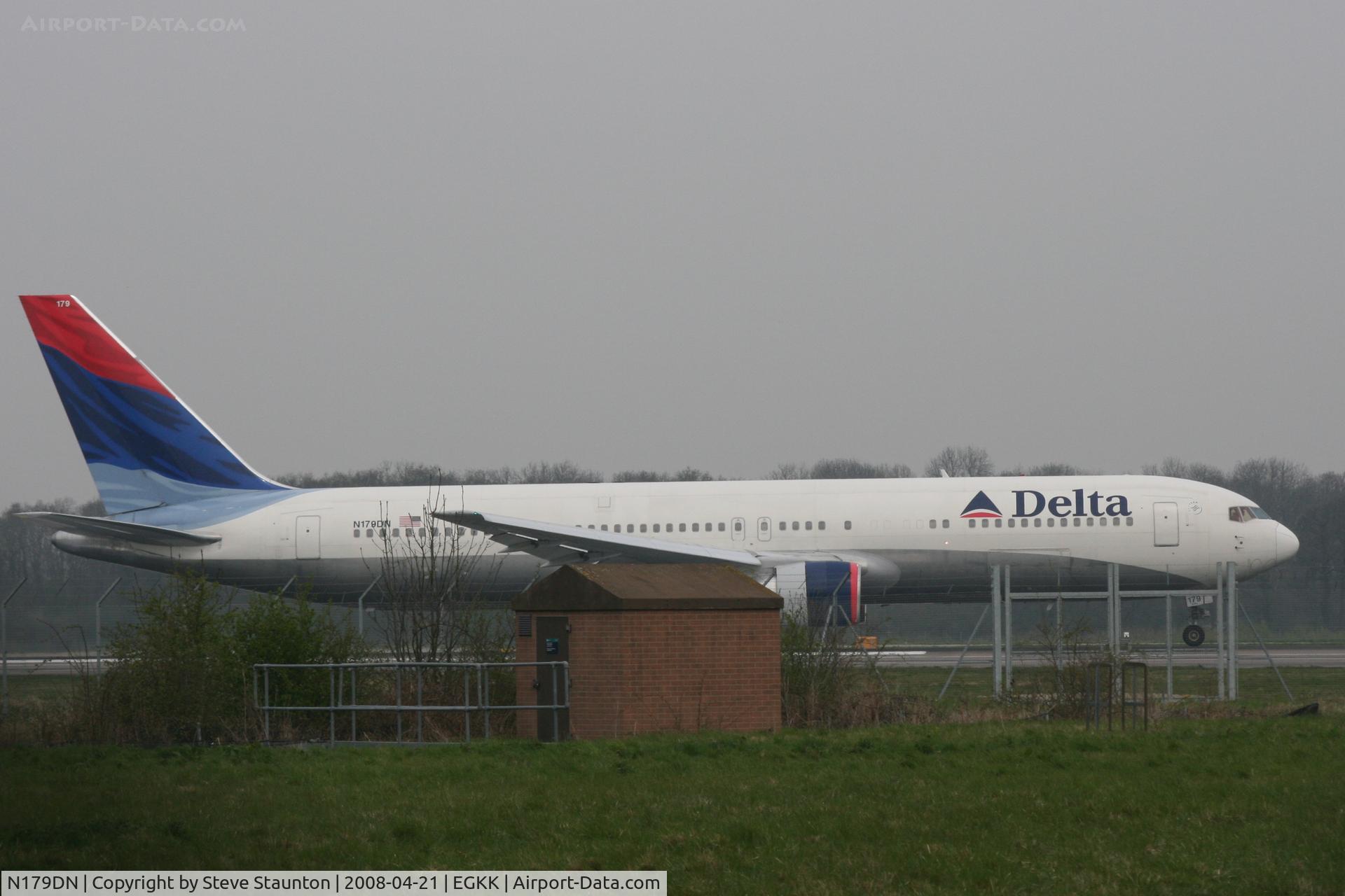 N179DN, 1991 Boeing 767-332 C/N 25144, Gatwick Airport 21/04/08 (married 19/04/08 - spotting two days later)