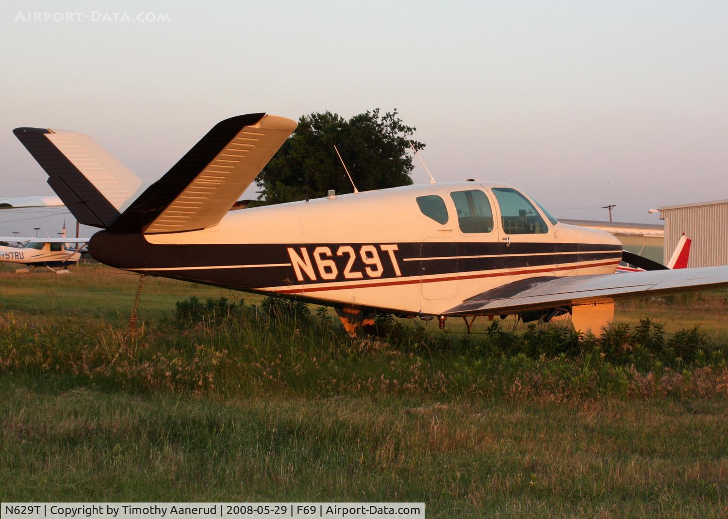 N629T, 1958 Beech K35 Bonanza C/N D-5752, Air Park resident
