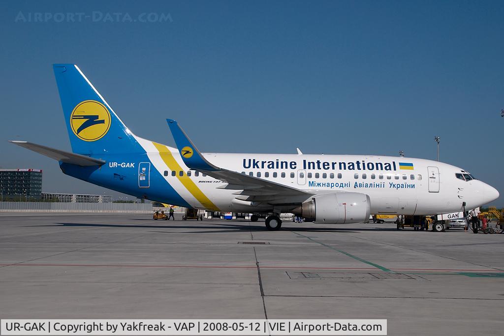 UR-GAK, 1992 Boeing 737-5Y0 C/N 26075, Ukraine International Boeing 737-500