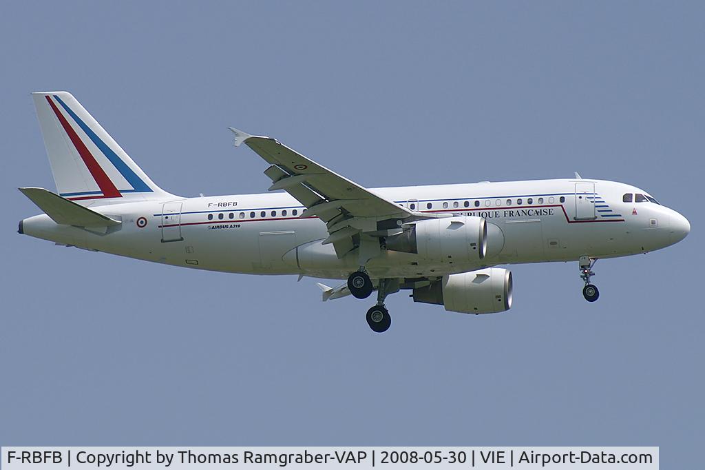 F-RBFB, 2001 Airbus ACJ319 (A319-115/CJ) C/N 1556, France - Air Force Airbus A319