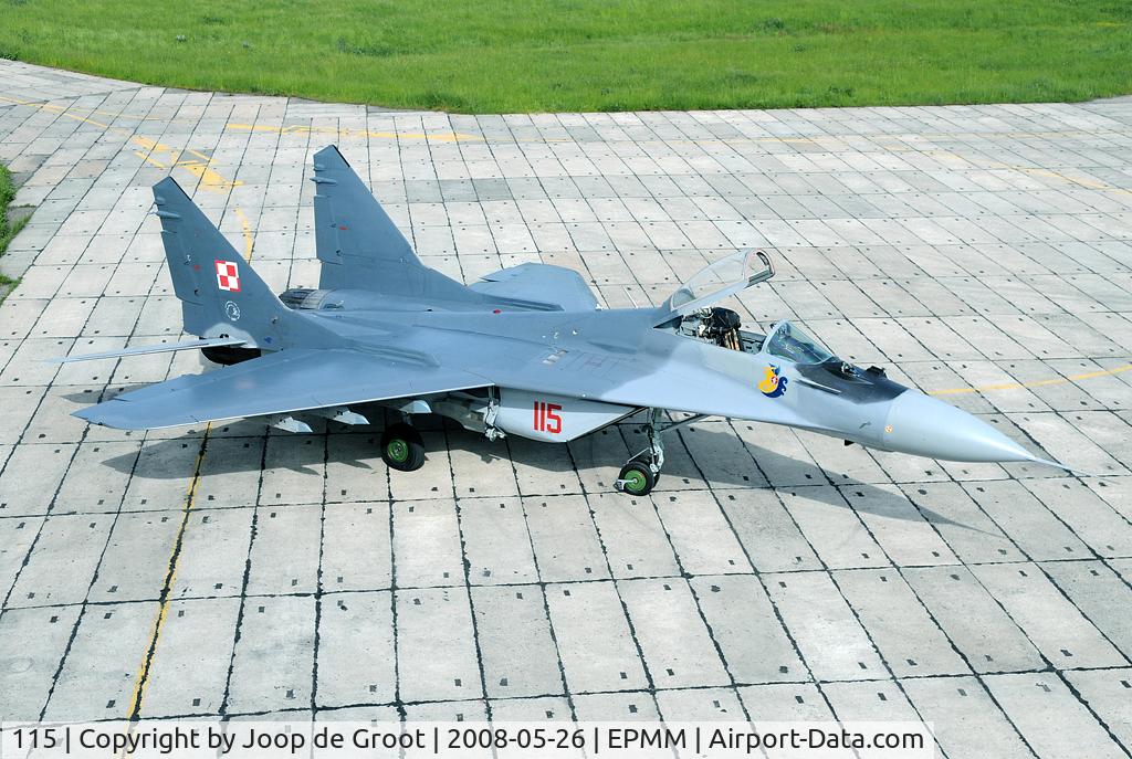 115, Mikoyan-Gurevich MiG-29A C/N 2960535115/4503, The commander aircraft of 1 ELT is always kept in pristine condition. It was polished just moments before the picture was taken.