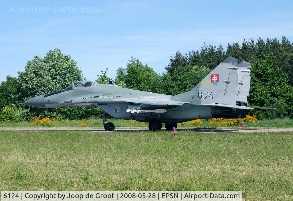 6124, Mikoyan-Gurevich MiG-29 C/N 36061, The Slovak air force held a live firing exercise in Poland. Note the live air to air missiles underneath the wing.