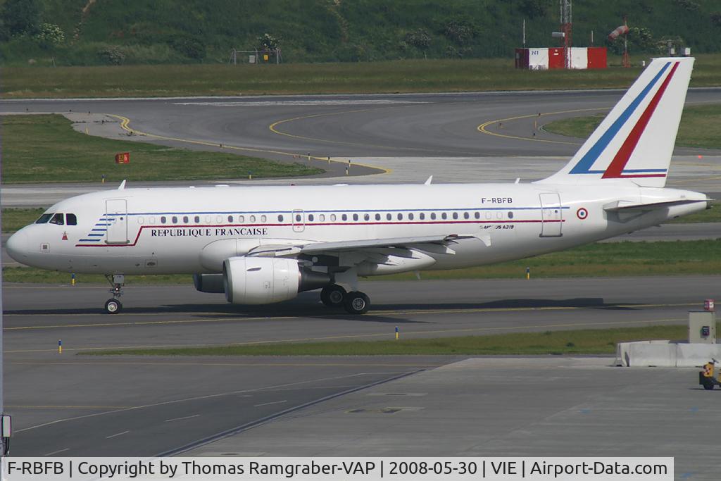 F-RBFB, 2001 Airbus ACJ319 (A319-115/CJ) C/N 1556, France - Air Force Airbus A319