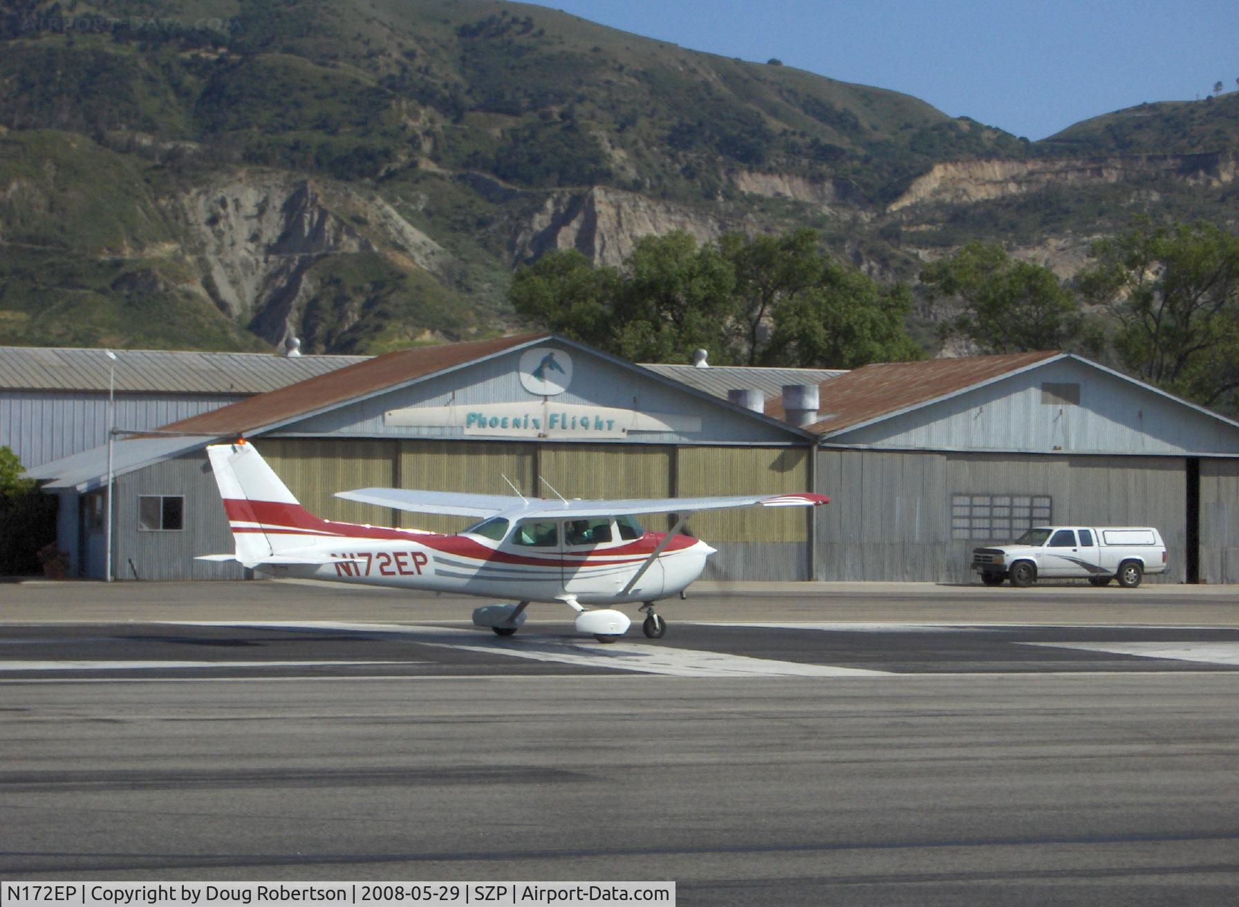 N172EP, 1976 Cessna 172N C/N 17267932, 1976 Cessna 172N SKYHAWK II, Lycoming O-320-E2D 150 Hp, takeoff roll Rwy 22