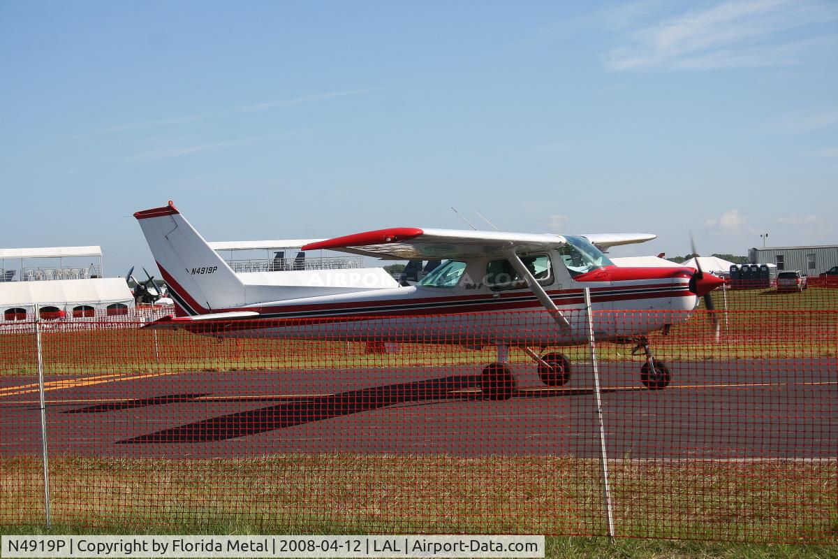 N4919P, 1981 Cessna 152 C/N 15284841, Cessna 152