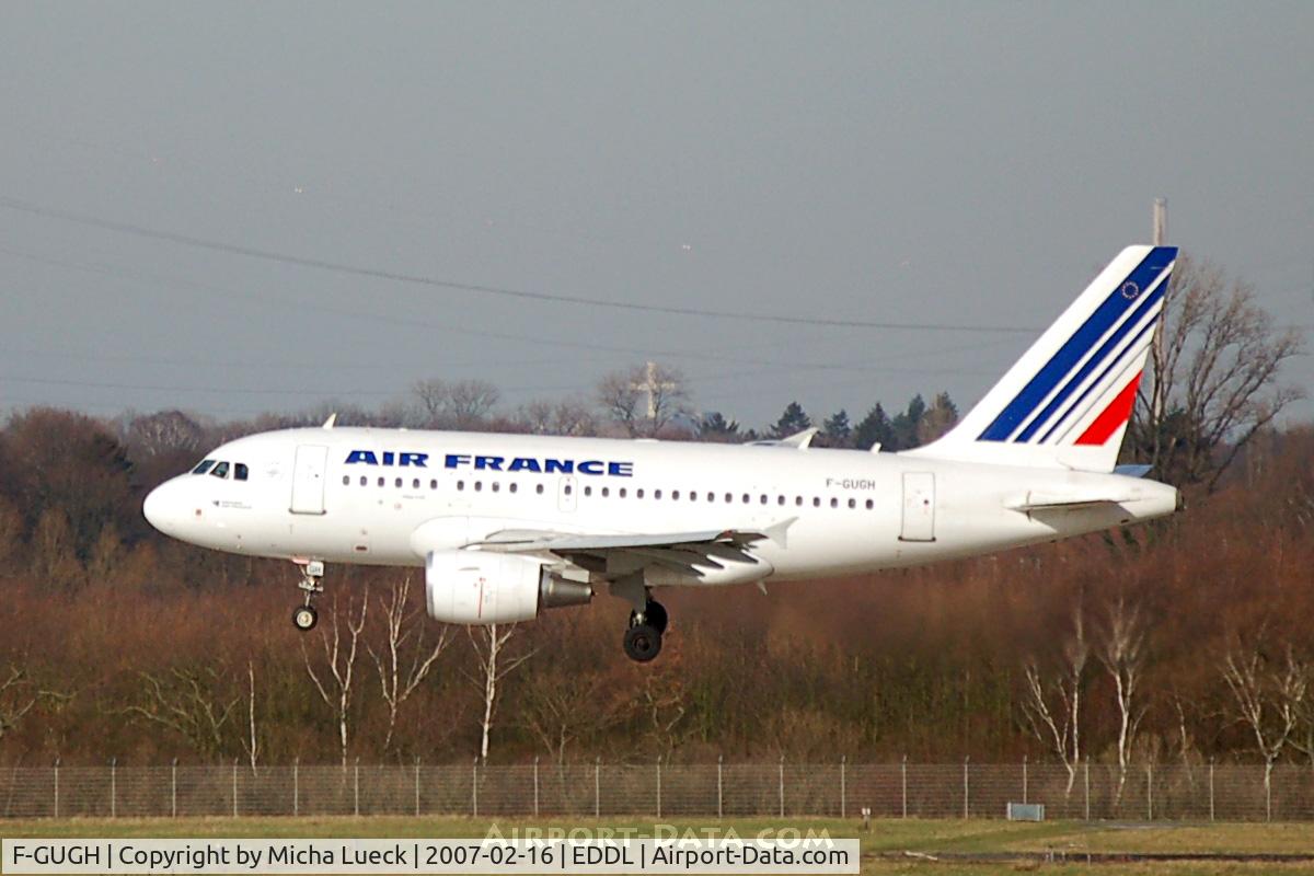 F-GUGH, 2004 Airbus A318-111 C/N 2344, On short finals at DUS
