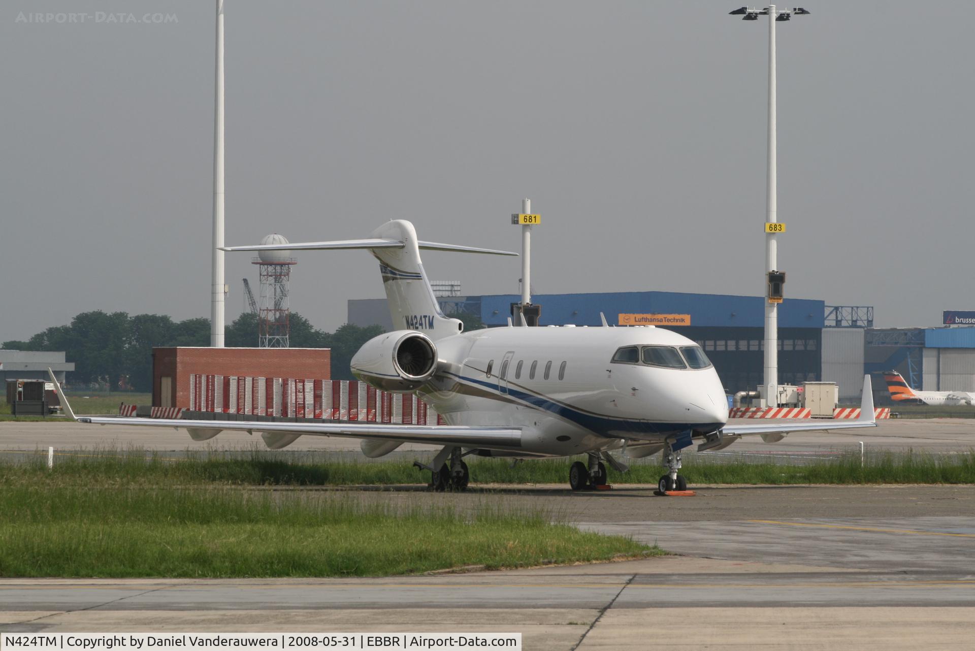 N424TM, 2005 Bombardier Challenger 300 (BD-100-1A10) C/N 20051, on General Aviation apron