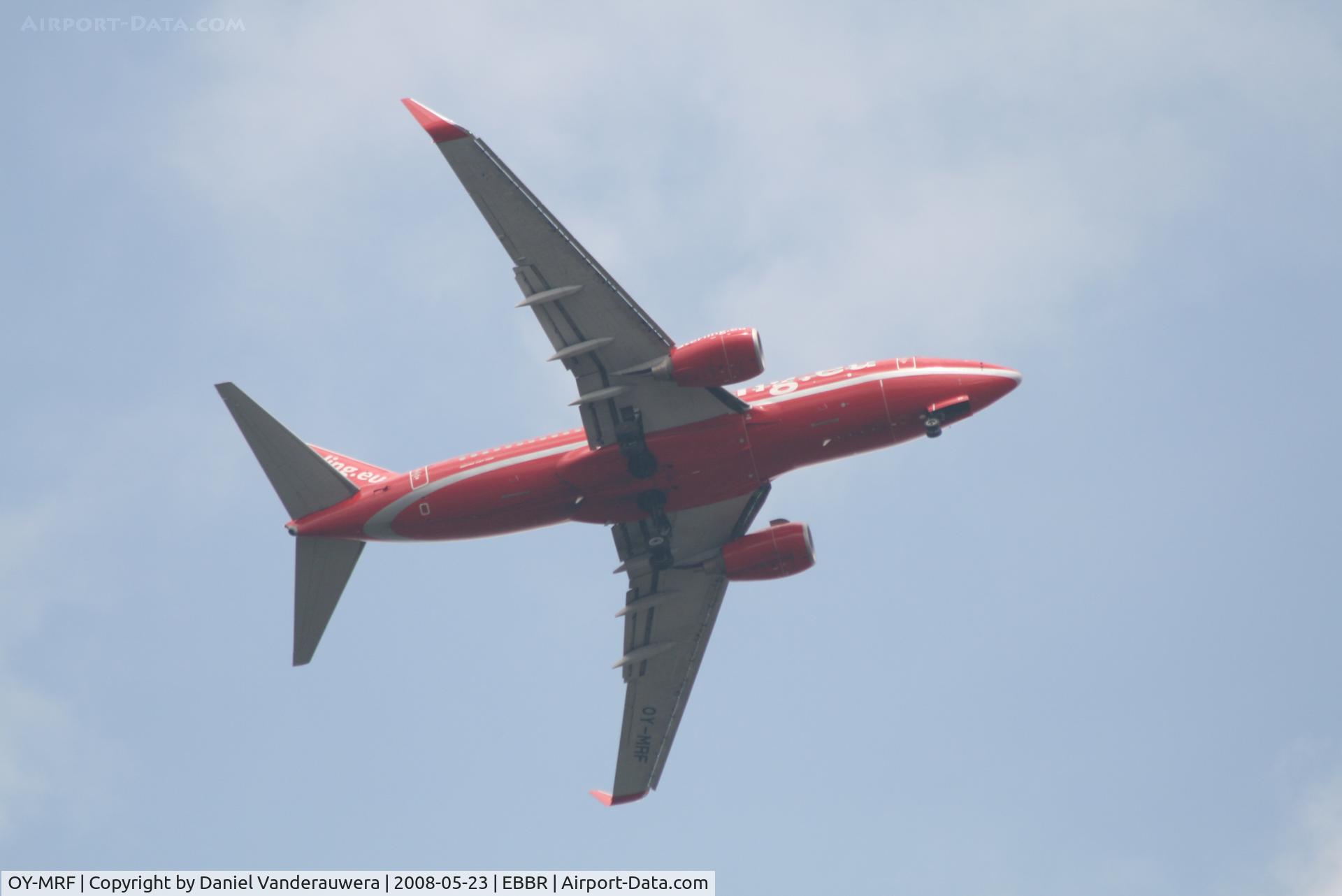 OY-MRF, 1999 Boeing 737-7L9 C/N 28009, on approach to rwy 07L