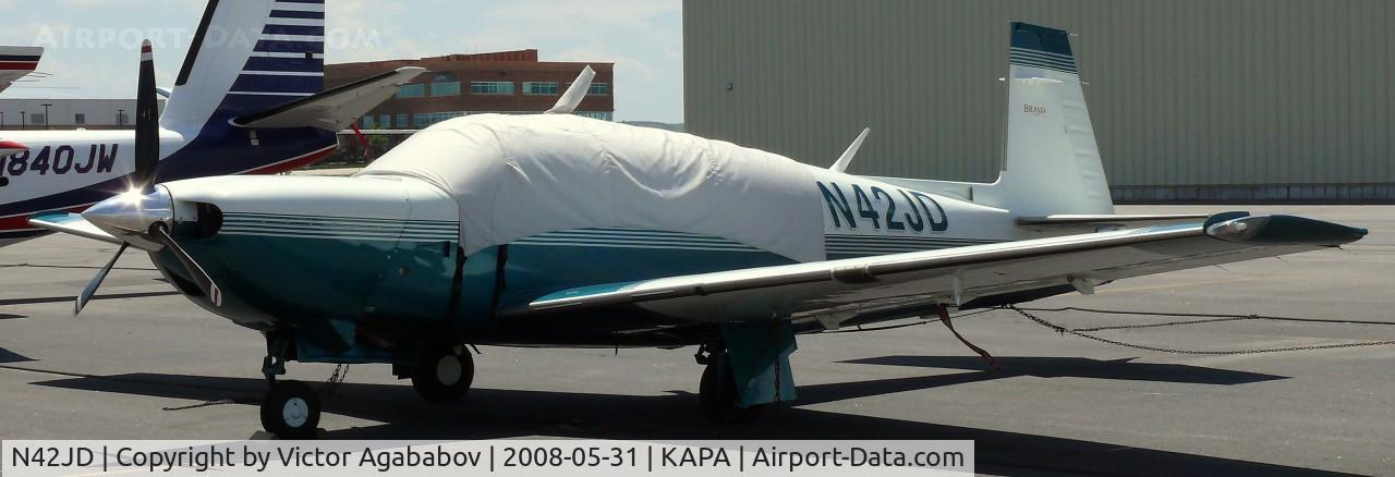 N42JD, 2000 Mooney M20M Bravo C/N 27-0303, Hiding from the sun