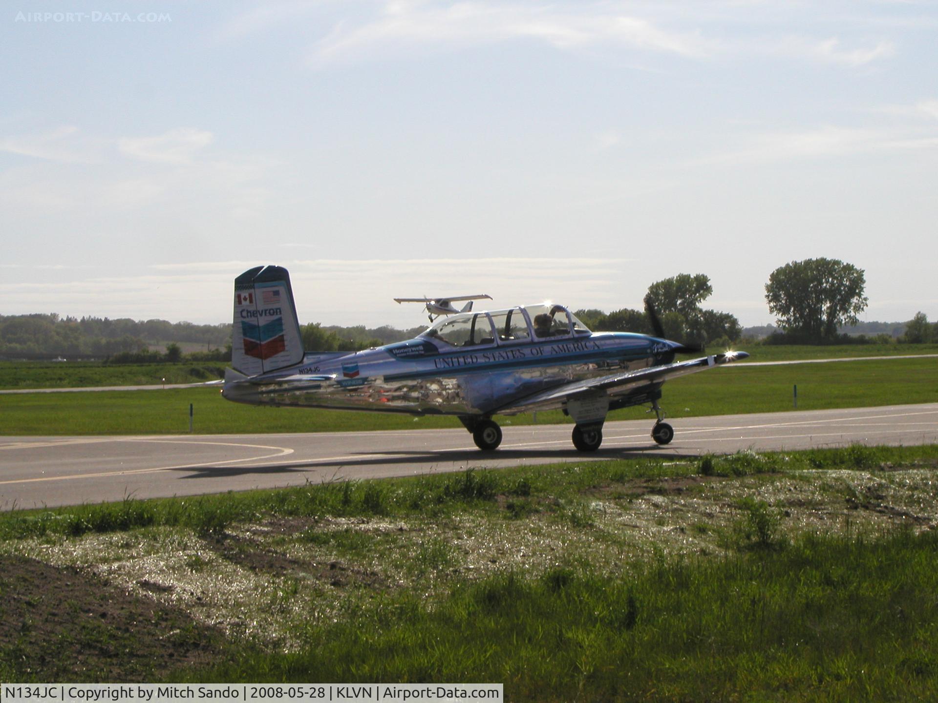 N134JC, 1955 Beech T-34-A (A45) Mentor C/N G-812, Taxiing to the fuel pumps after coming in from Tuscola, IL (K96).