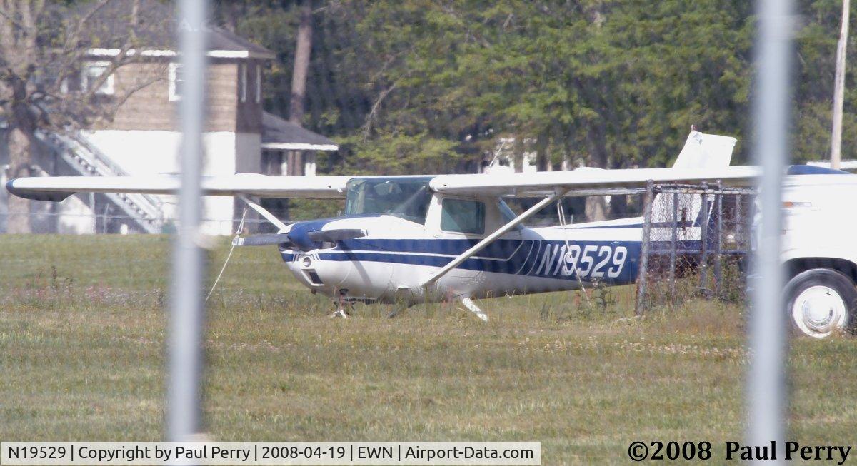 N19529, 1973 Cessna 150L C/N 15074474, Ahh, the fence again.