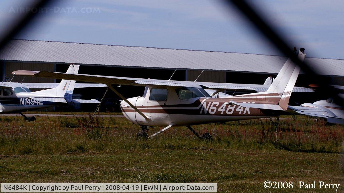 N6484K, 1975 Cessna 150M C/N 15077724, Yet another 150 on the grass