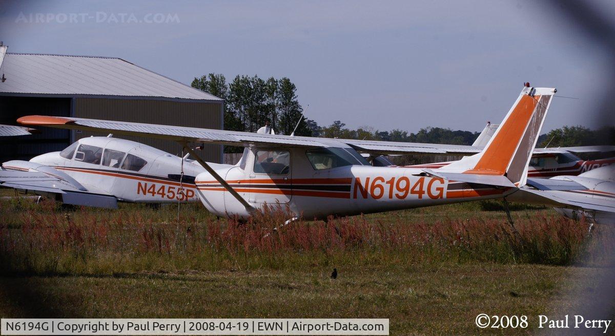 N6194G, 1969 Cessna 150K C/N 15071694, Far away from everything, except more 150s