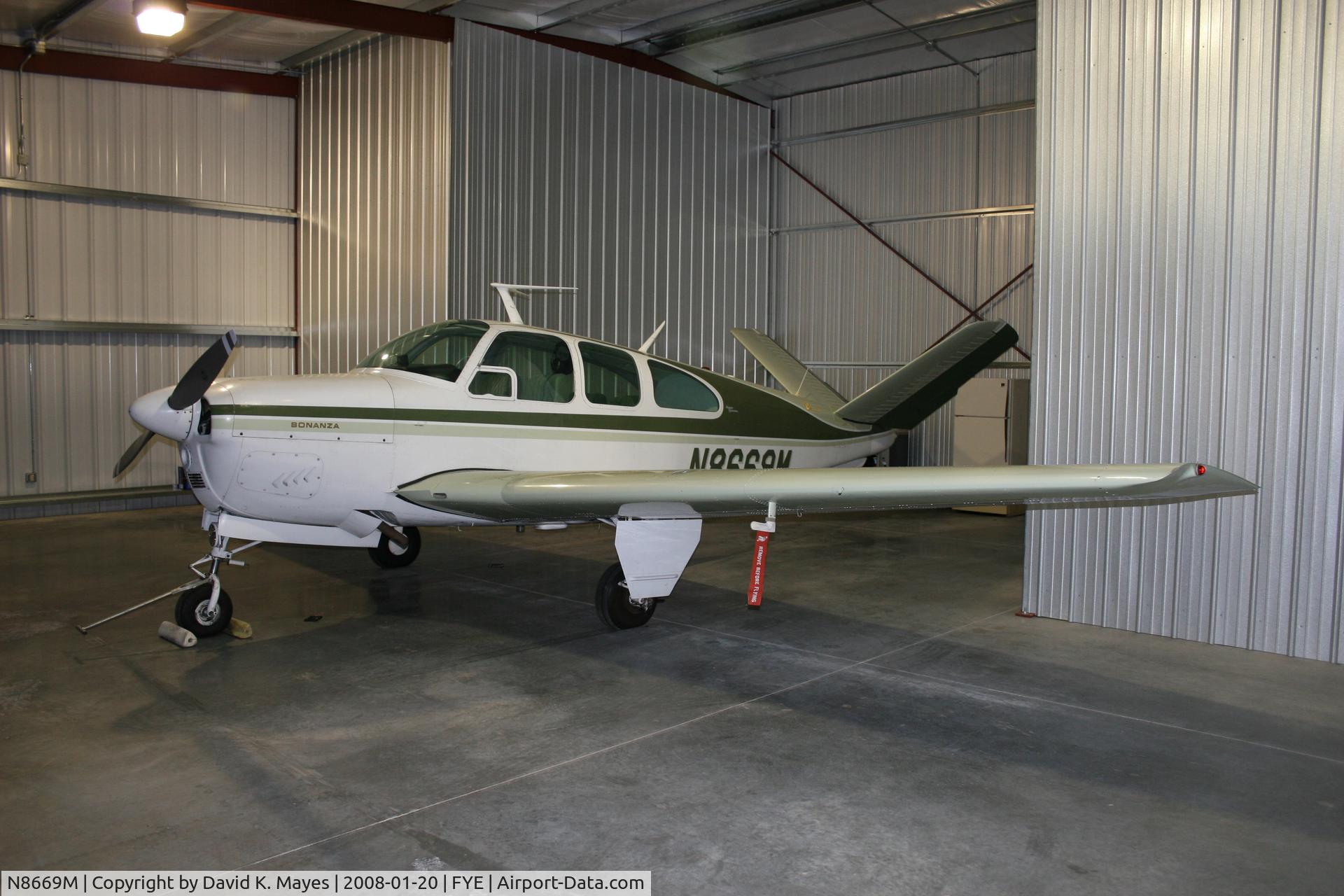 N8669M, 1963 Beech P35 Bonanza C/N D-7269, Beech P35 in new T-hangar.