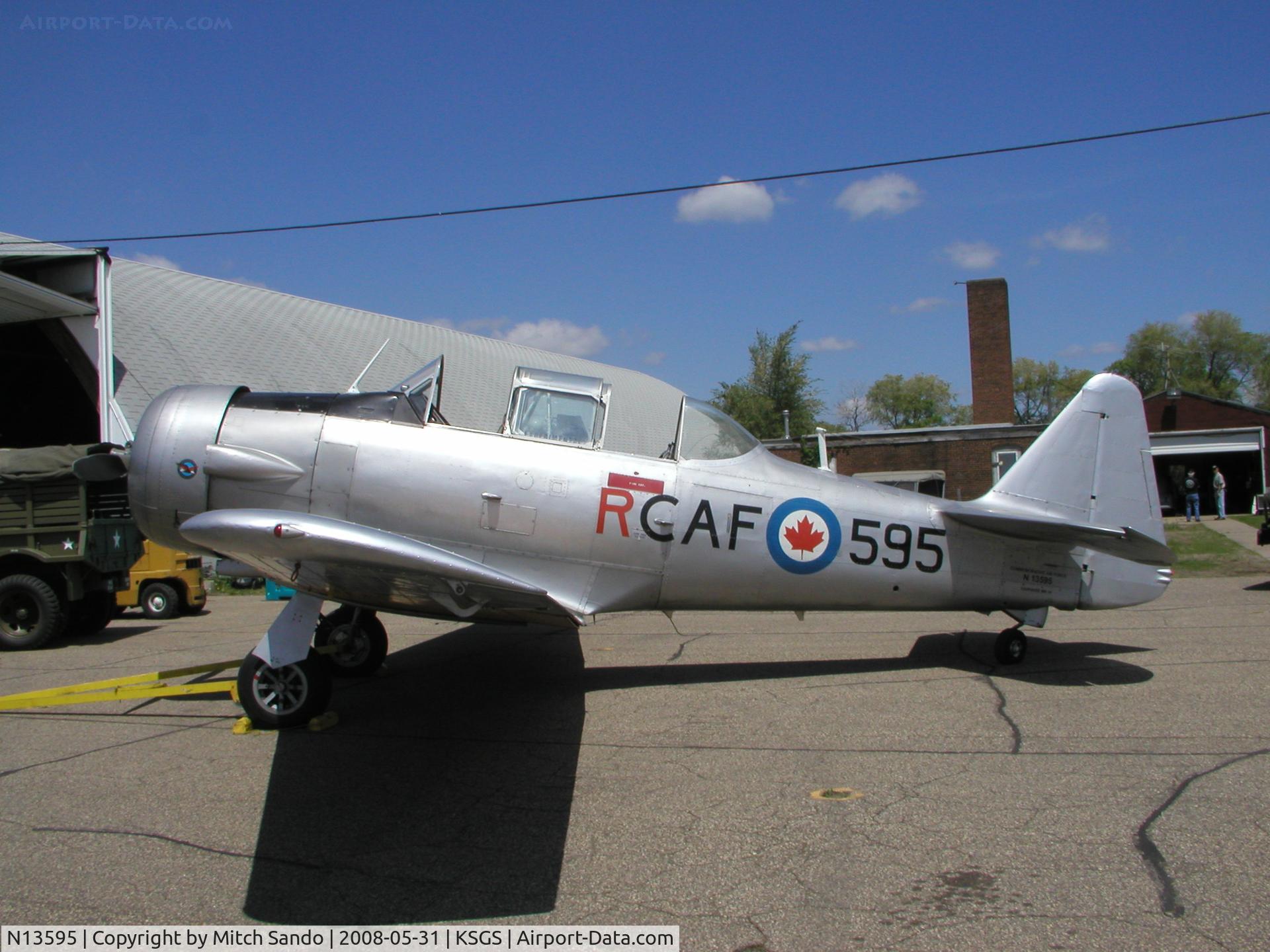N13595, 1952 Canadian Car & Foundry T-6 Harvard Mk.4 C/N CCF4-97, Fleming Field Fly-In 2008.