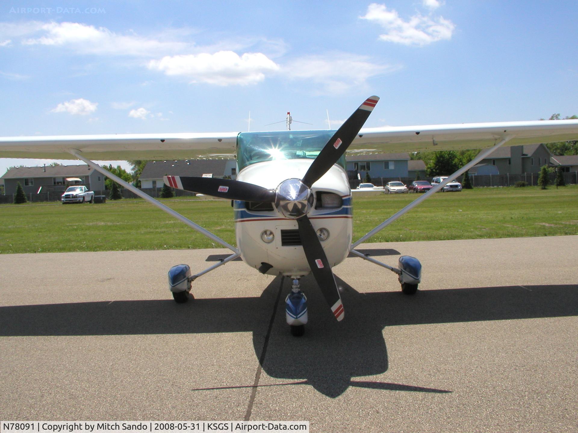 N78091, 1973 Cessna 182P Skylane C/N 18261747, Fleming Field Fly-In 2008.