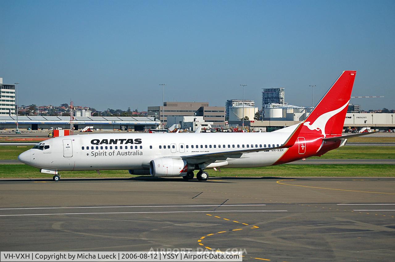 VH-VXH, 2002 Boeing 737-838 C/N 33478, At Sydney