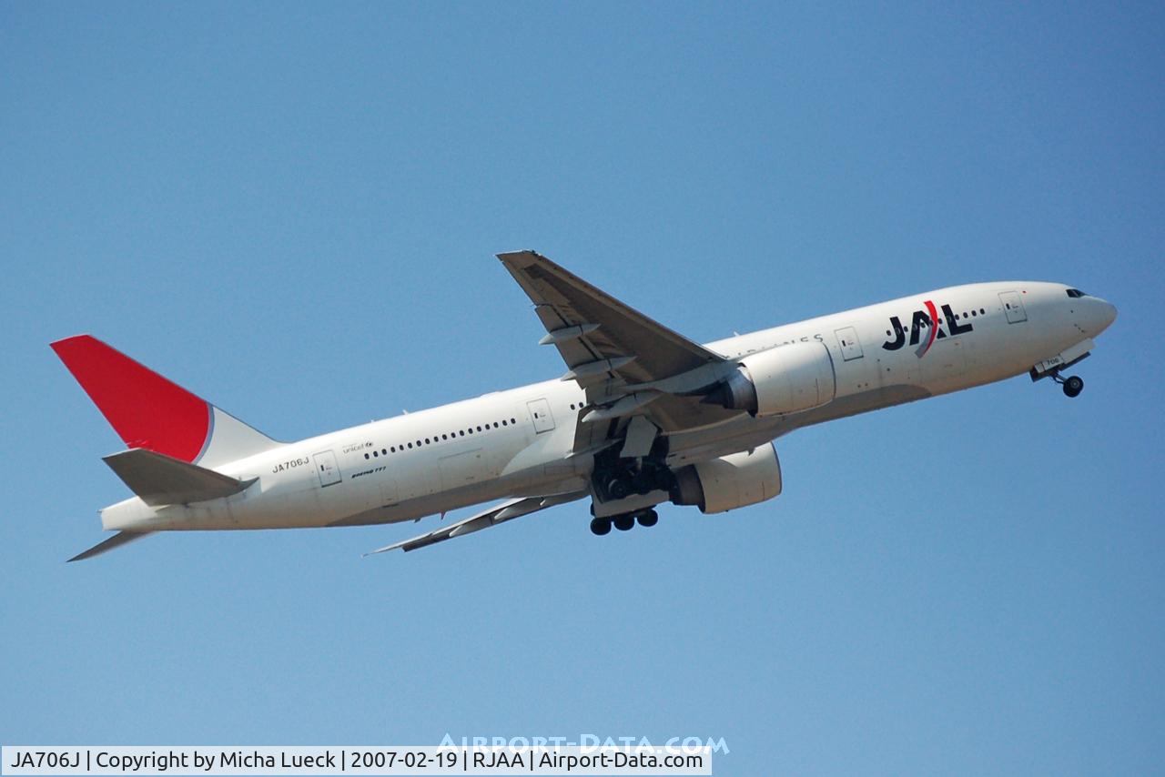 JA706J, 2003 Boeing 777-246/ER C/N 33394, Climbing out of Narita