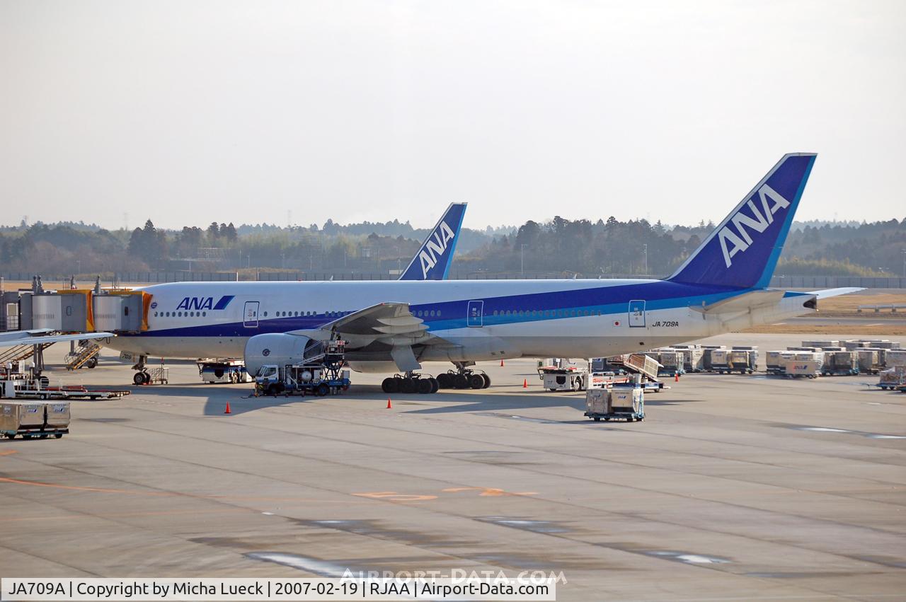 JA709A, 2000 Boeing 777-281/ER C/N 28278, At Nartia