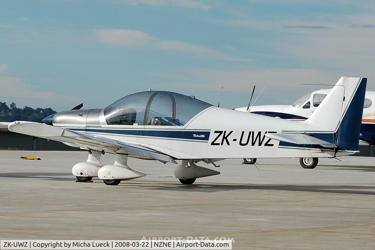 ZK-UWZ, Robin R-200-120B Ecole C/N 254, At North Shore Aerodrome