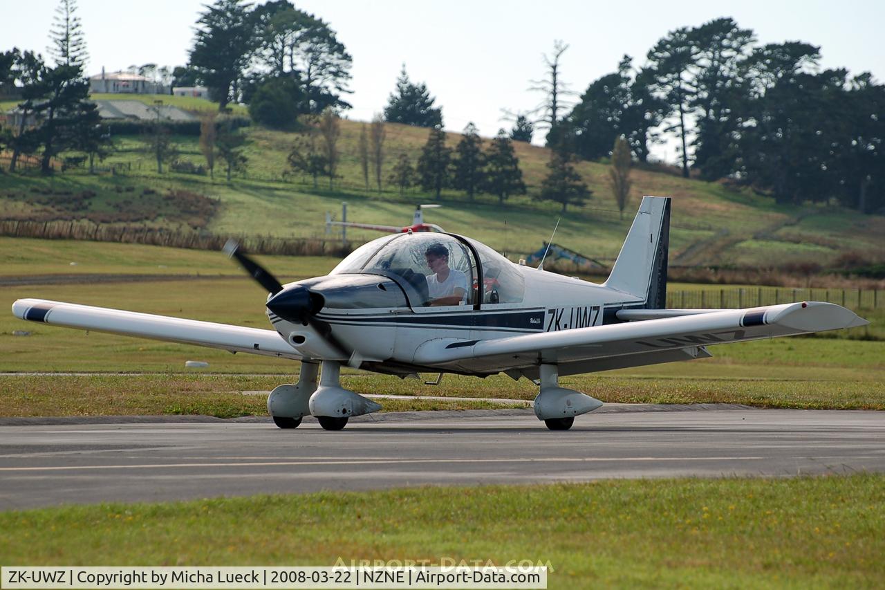 ZK-UWZ, Robin R-200-120B Ecole C/N 254, At North Shore Aerodrome