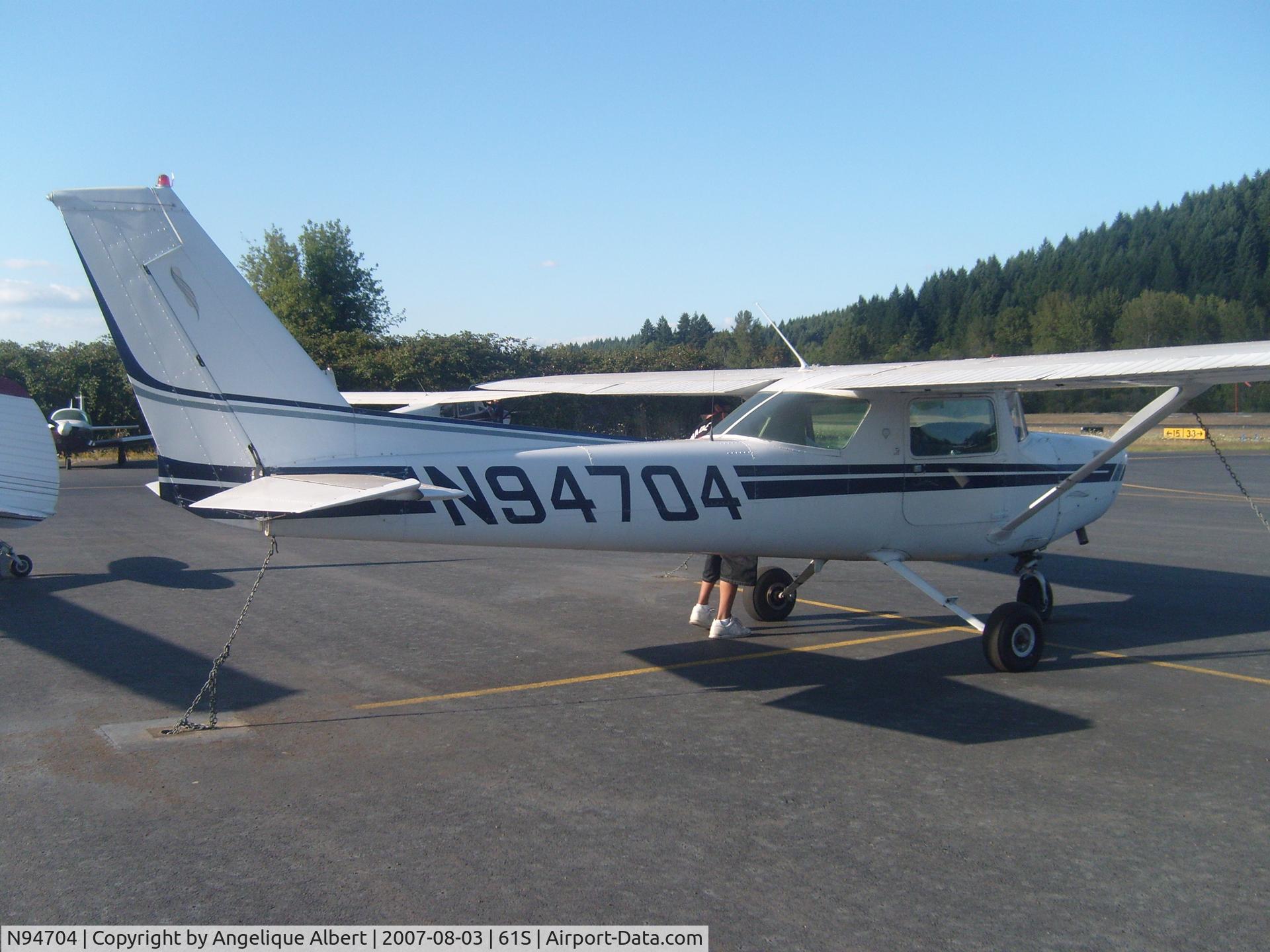 N94704, 1983 Cessna 152 C/N 15285769, 1983 Cessna 152