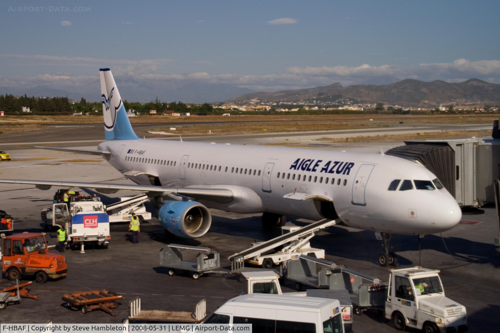 F-HBAF, 1999 Airbus A321-211 C/N 1006, Plenty of activity getting this Aigle Azur jet ready for departure.