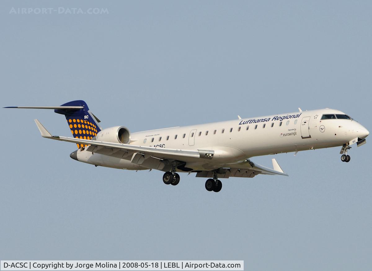 D-ACSC, Canadair CRJ-700 (CL-600-2C10) Regional Jet C/N 10039, Clear to land RWY 25R.