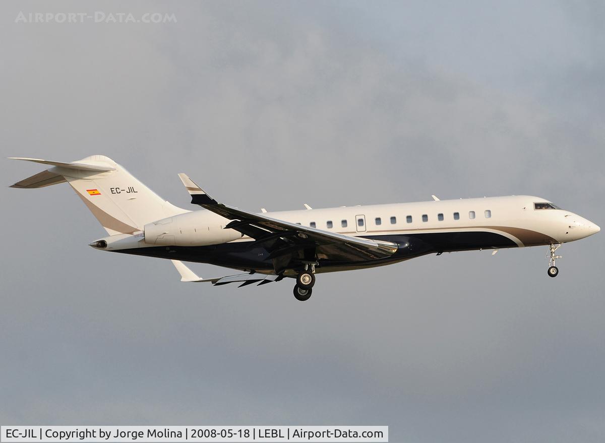 EC-JIL, 2004 Bombardier BD-700-1A10 Global Express C/N 9146, Clear to land RWY 25R.