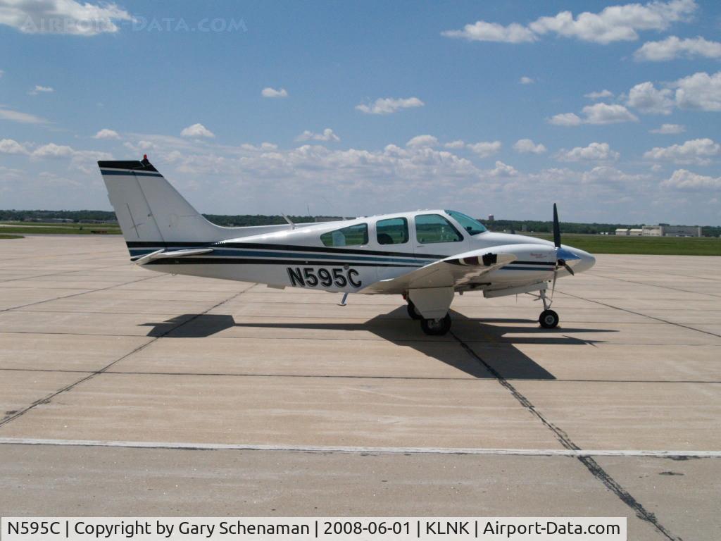 N595C, Beech 95-B55 (T42A) Baron C/N TC-863, Refuelling stop