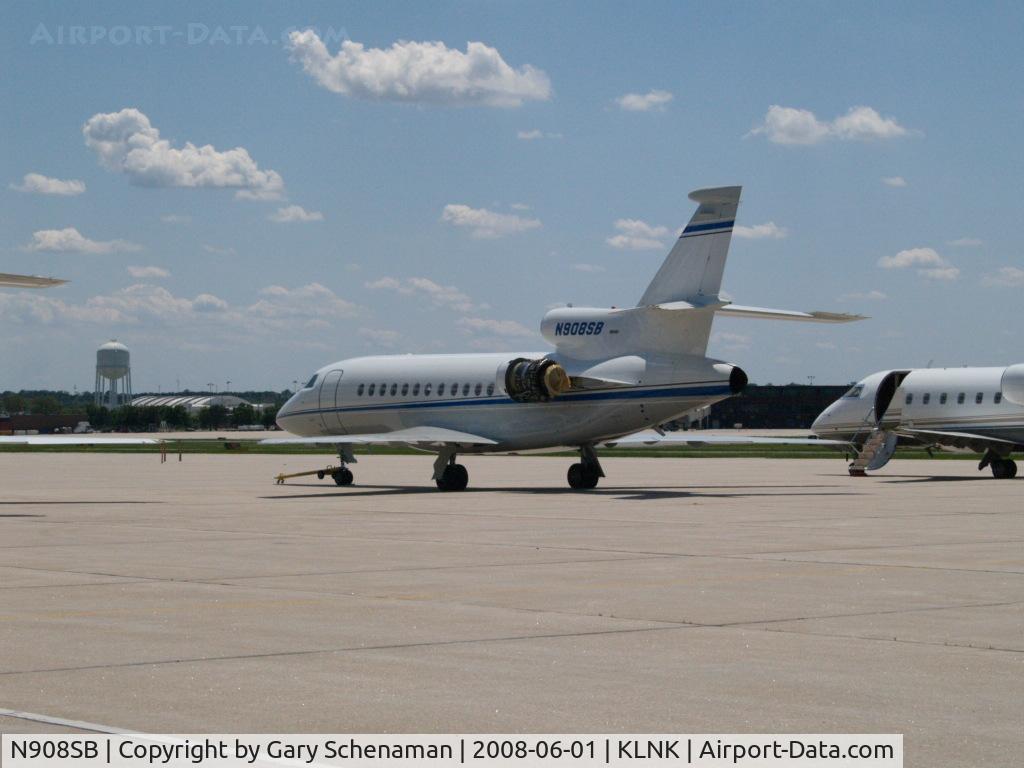 N908SB, 2000 Dassault Falcon 900EX C/N 81, MAINTAINCE ON THE TARMAC