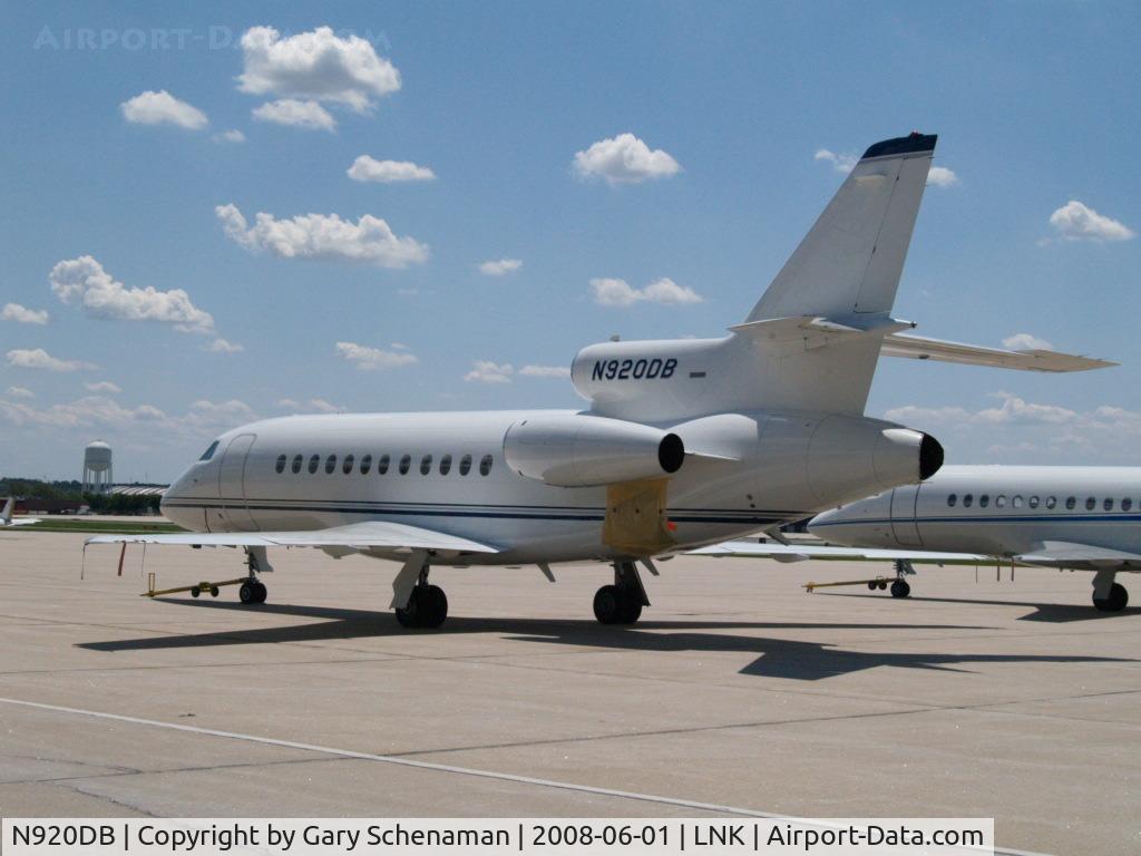 N920DB, 1987 Dassault-Breguet Falcon (Mystere) 900 C/N 20, MAINTAINCE ON THE TARMAC