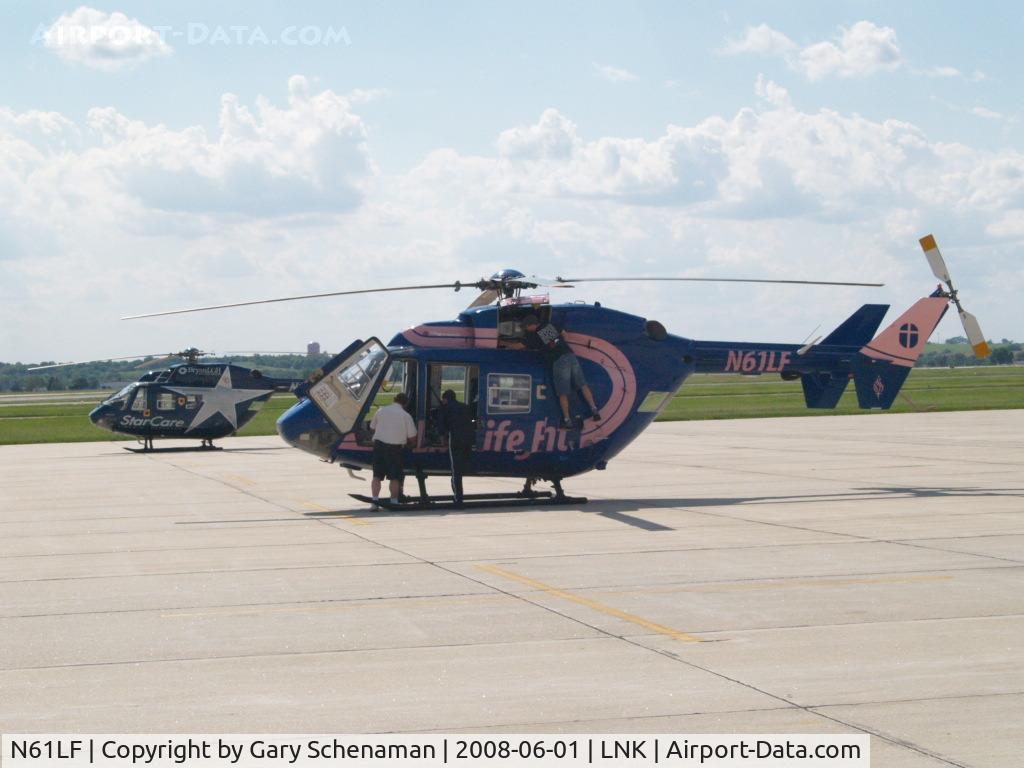 N61LF, 1990 Eurocopter-Kawasaki BK-117B-2 C/N 7230, MAINTAINCE ON THE TARMAC