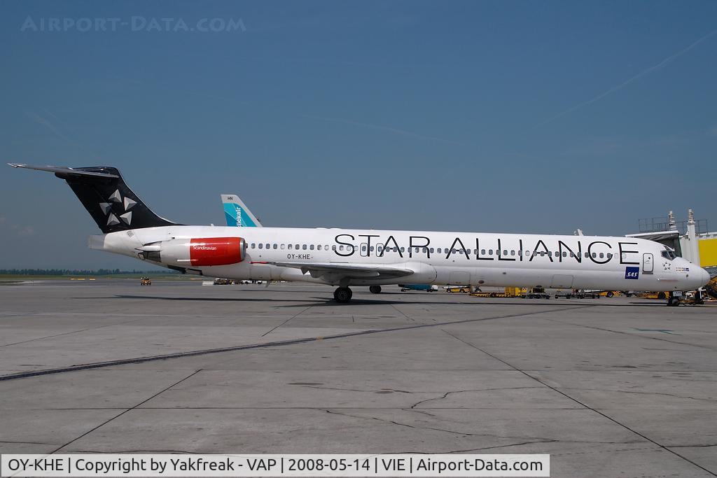 OY-KHE, 1988 McDonnell Douglas MD-82 (DC-9-82) C/N 49604, SAS MD80 in Star Alliance colors