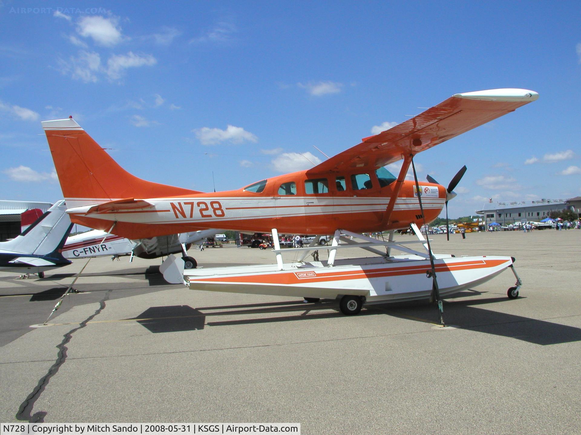 N728, 1985 Cessna U206G Stationair C/N U20606877, Fleming Field Fly-In 2008.