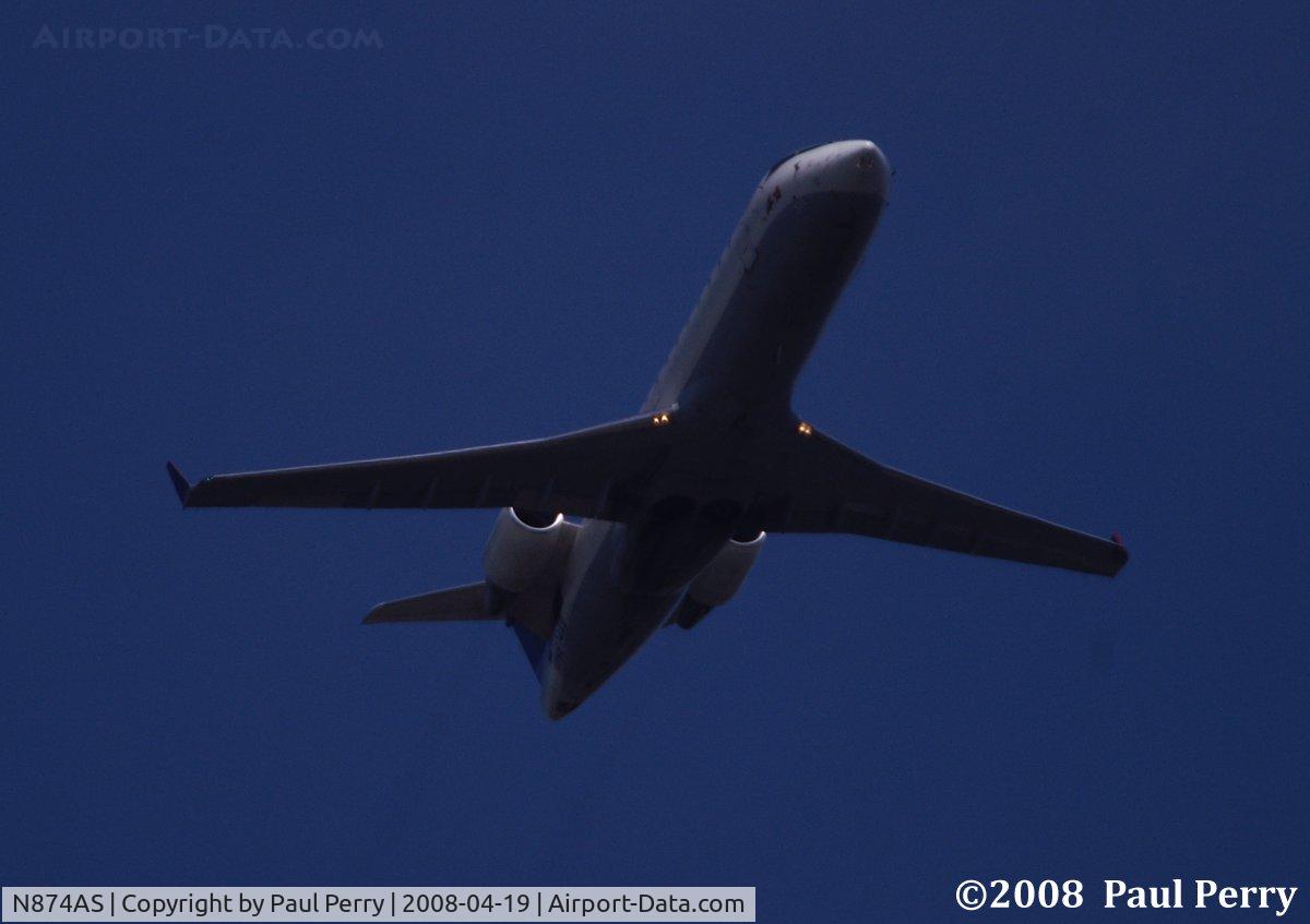 N874AS, 2001 Bombardier CRJ-200ER (CL-600-2B19) C/N 7551, Climbout from Wilmington, NC