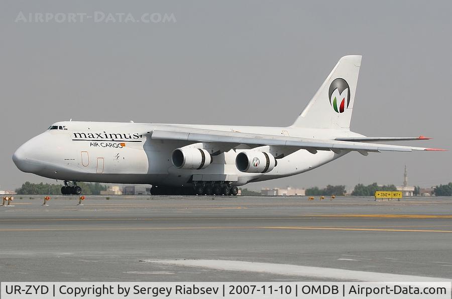 UR-ZYD, 2003 Antonov An-124-100 Ruslan C/N 19530502843, Dubai 2007 airshow.