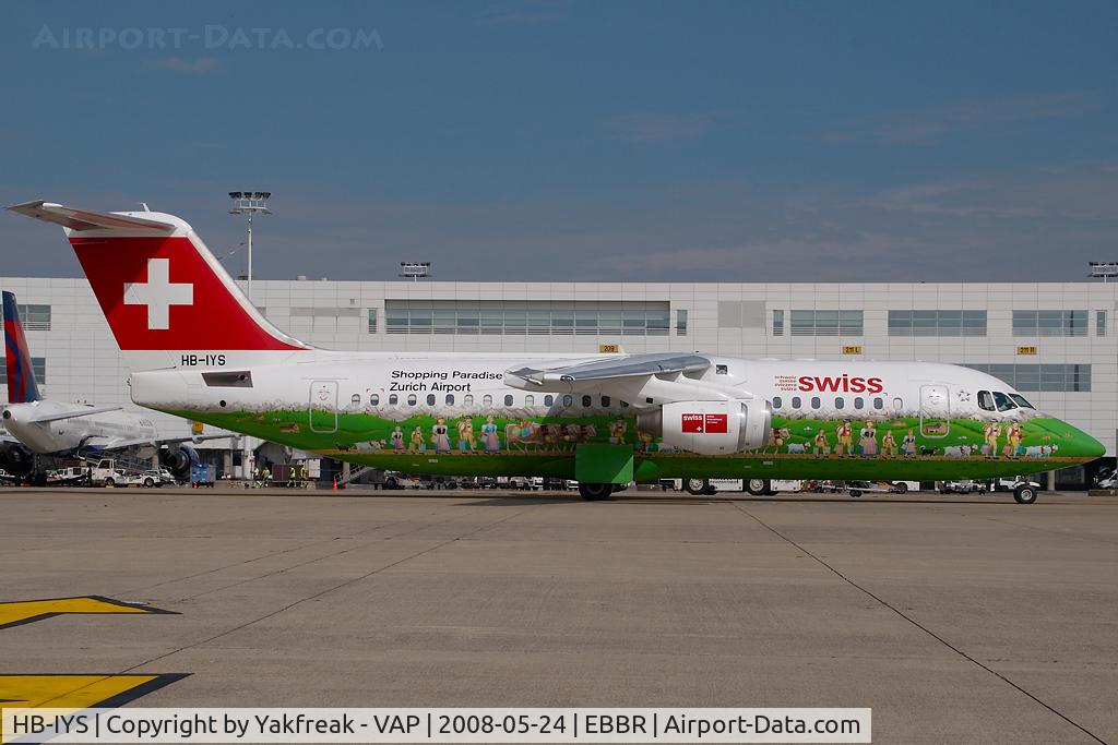 HB-IYS, 2001 British Aerospace Avro 146-RJ100 C/N E3381, Swiss Bae146