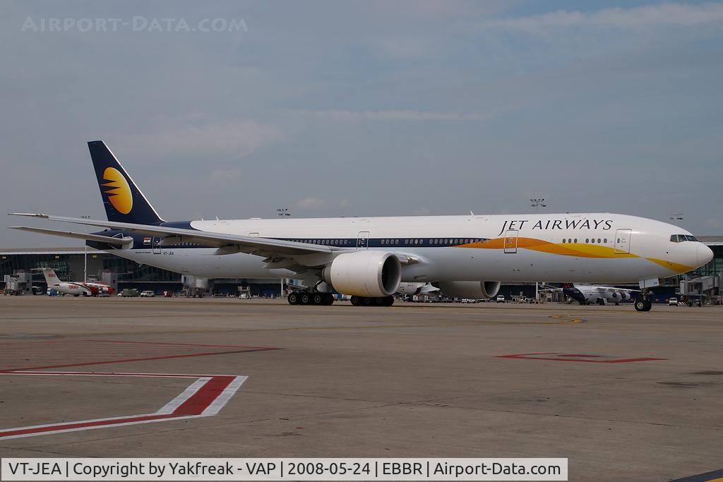 VT-JEA, 2007 Boeing 777-35R/ER C/N 35157/627, Jet Airways Boeing 777-300