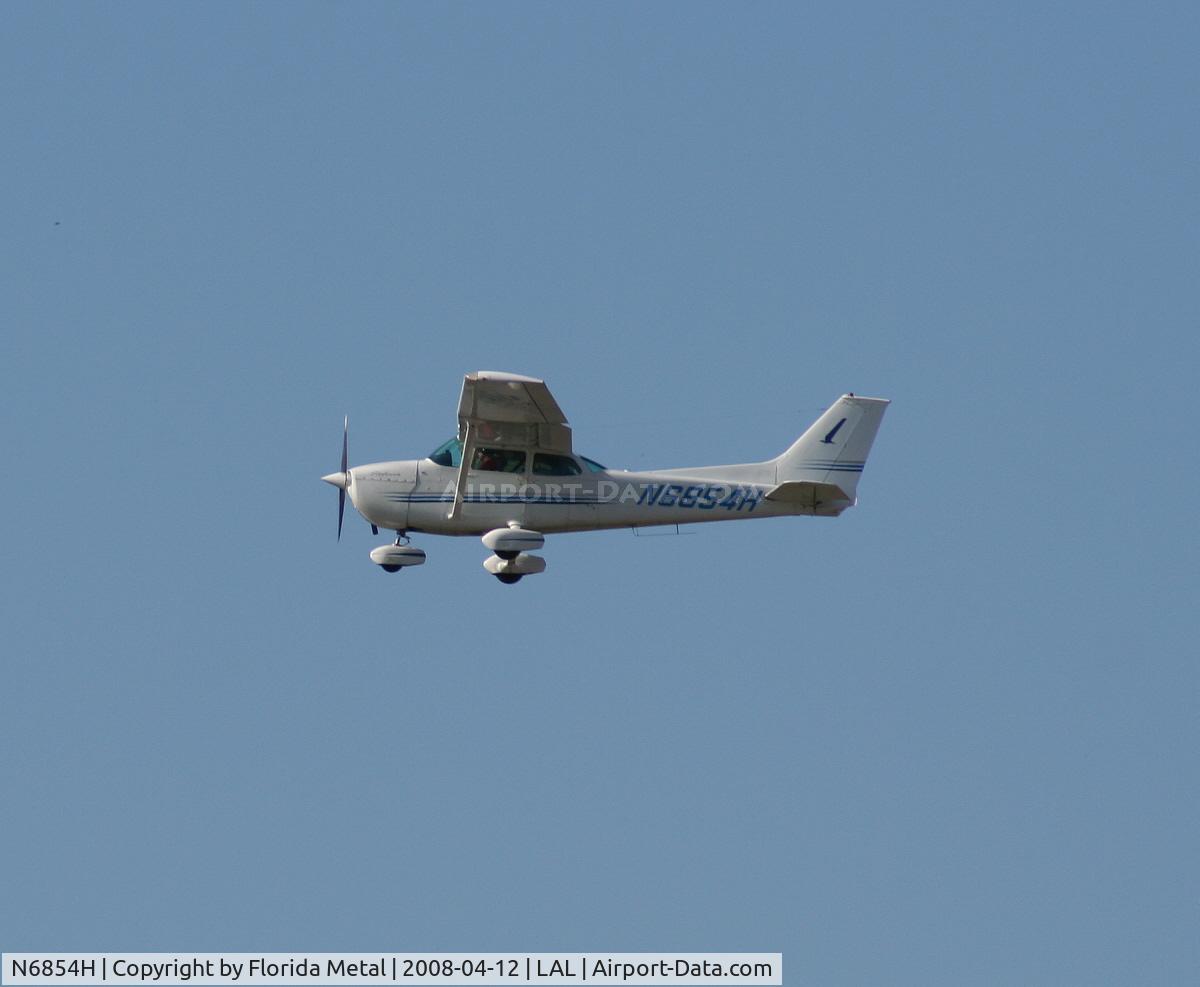 N6854H, 1975 Cessna 172M C/N 17265610, Cessna 172