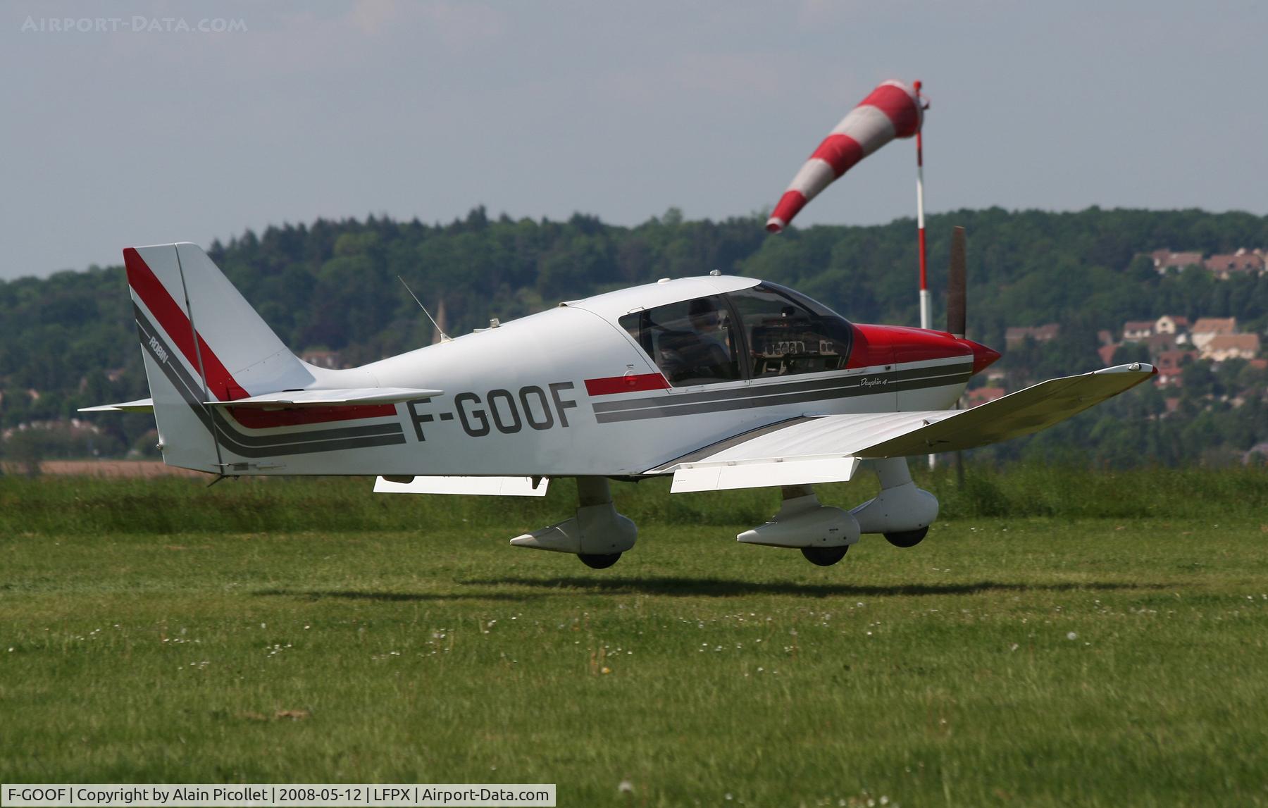 F-GOOF, Robin DR-400-140B Major C/N 2561, landing