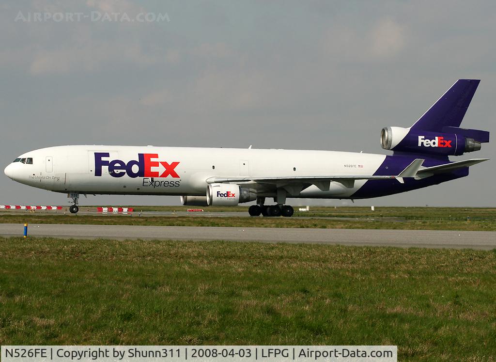 N526FE, 1994 McDonnell Douglas MD-11 C/N 48600, Taxiing to the Cargo apron...