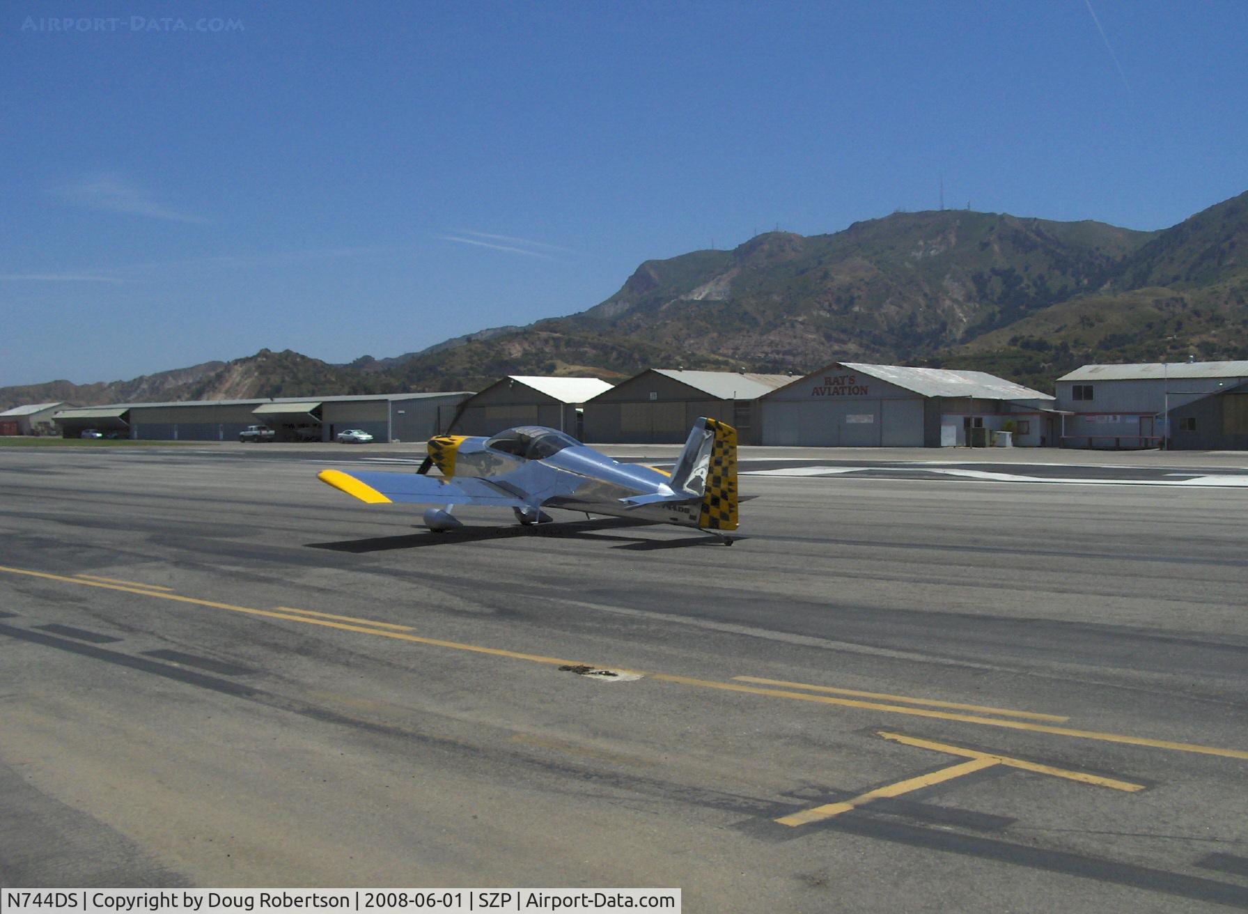 N744DS, 2004 Vans RV-7 C/N 70107, 2004 Smith VAN's RV-7, Lycoming O-360 180 Hp, taxi to Rwy 22