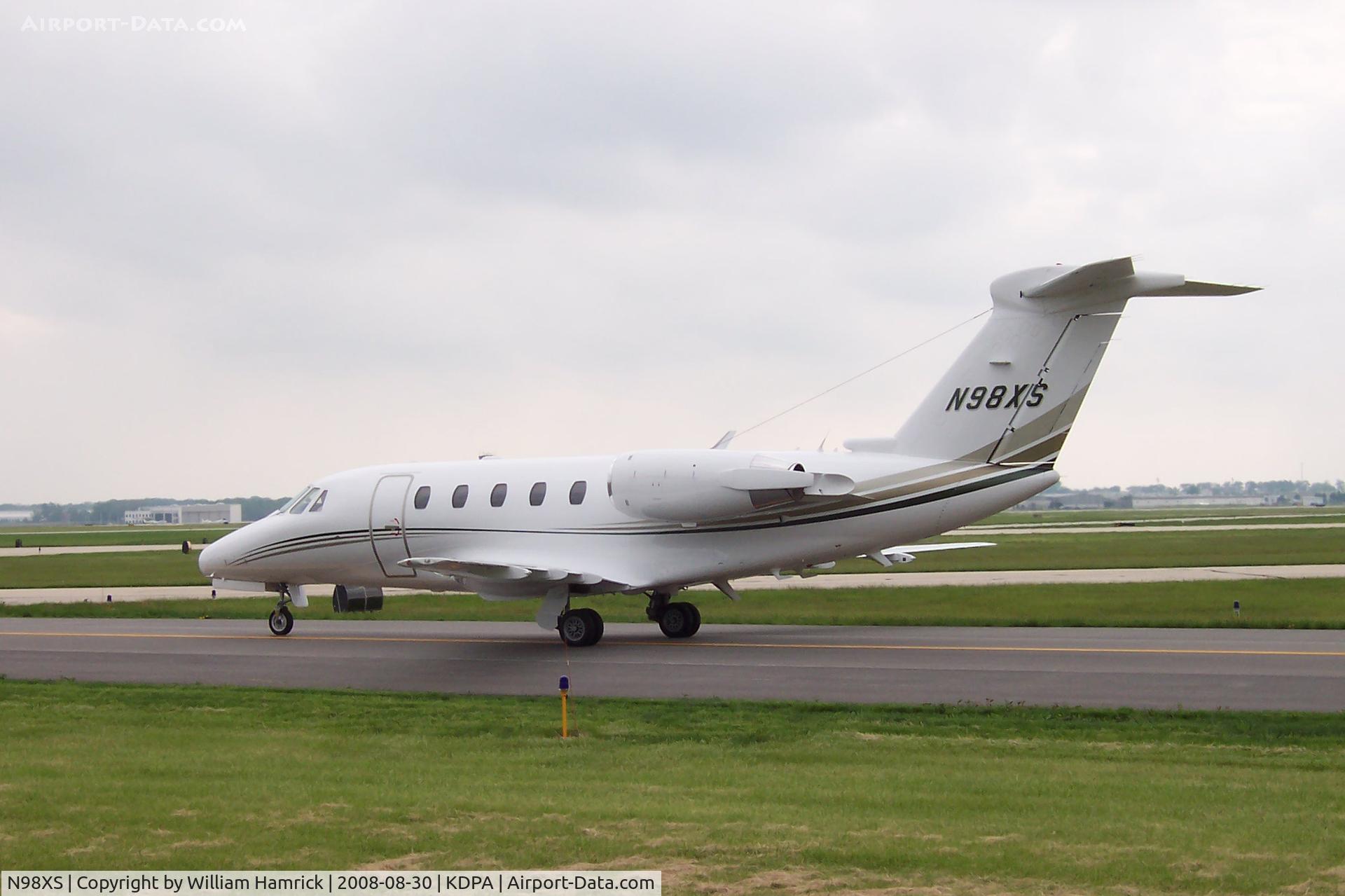N98XS, 1995 Cessna 650 Citation VII C/N 650-7058, Taxing at DuPage