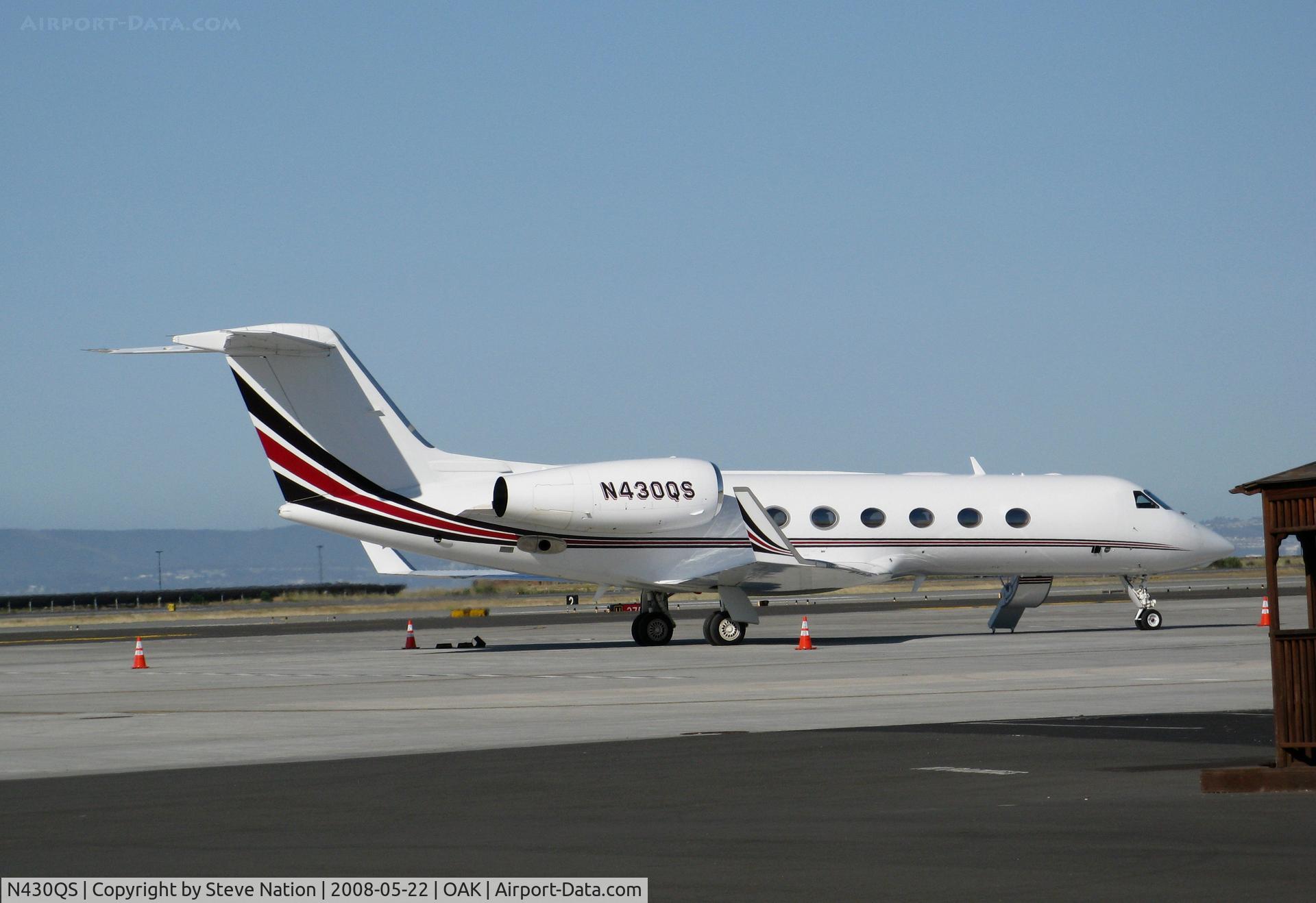 N430QS, 2005 Gulfstream Aerospace GIV-X (G450) C/N 4021, Netjets 2005 Gulfstream Aerospace GIV-X (G450) @ Oakland, CA
