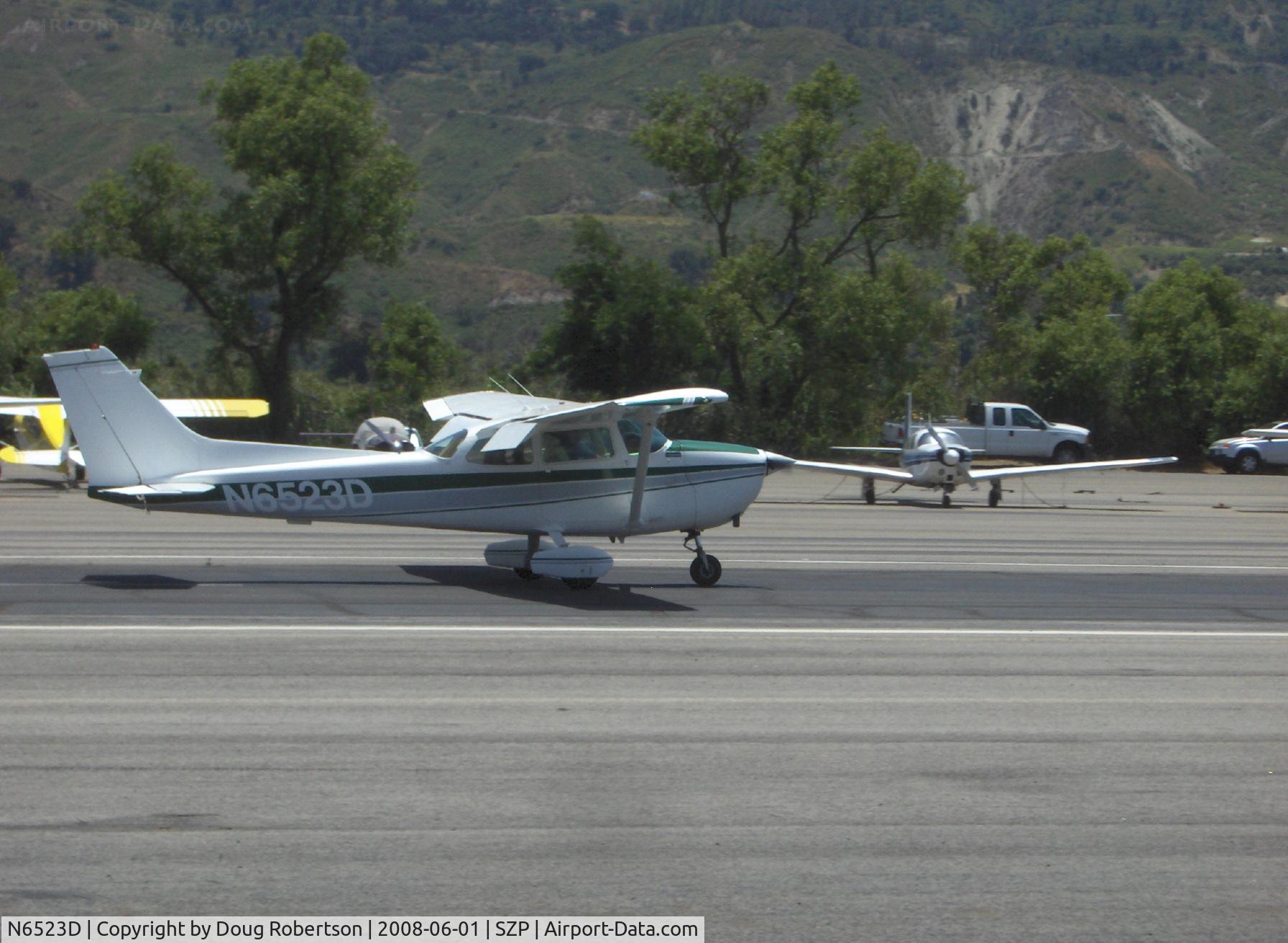 N6523D, 1979 Cessna 172N C/N 17272844, 1979 Cessna 172N, Lycoming O-320-H2AD 160 hp, landing Rwy 22