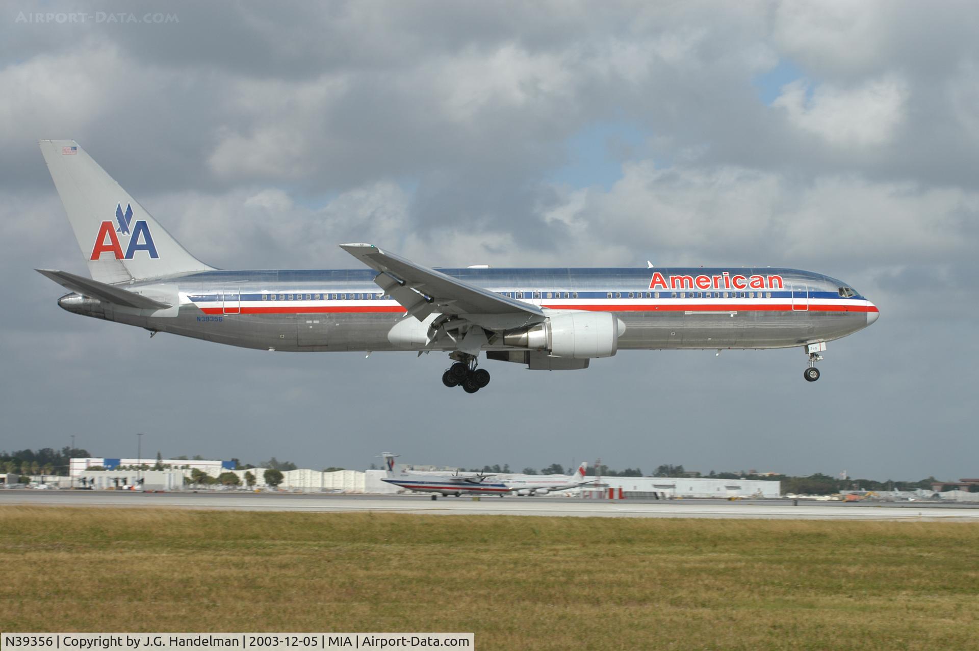 N39356, 1988 Boeing 767-323 C/N 24037, touch down at MIA