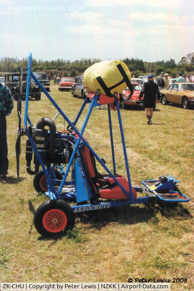 ZK-CHU, 1995 Aerochute Aerochute Dual C/N ACI075, J W Horsnell, Pukenui, Kaitaia - 1998