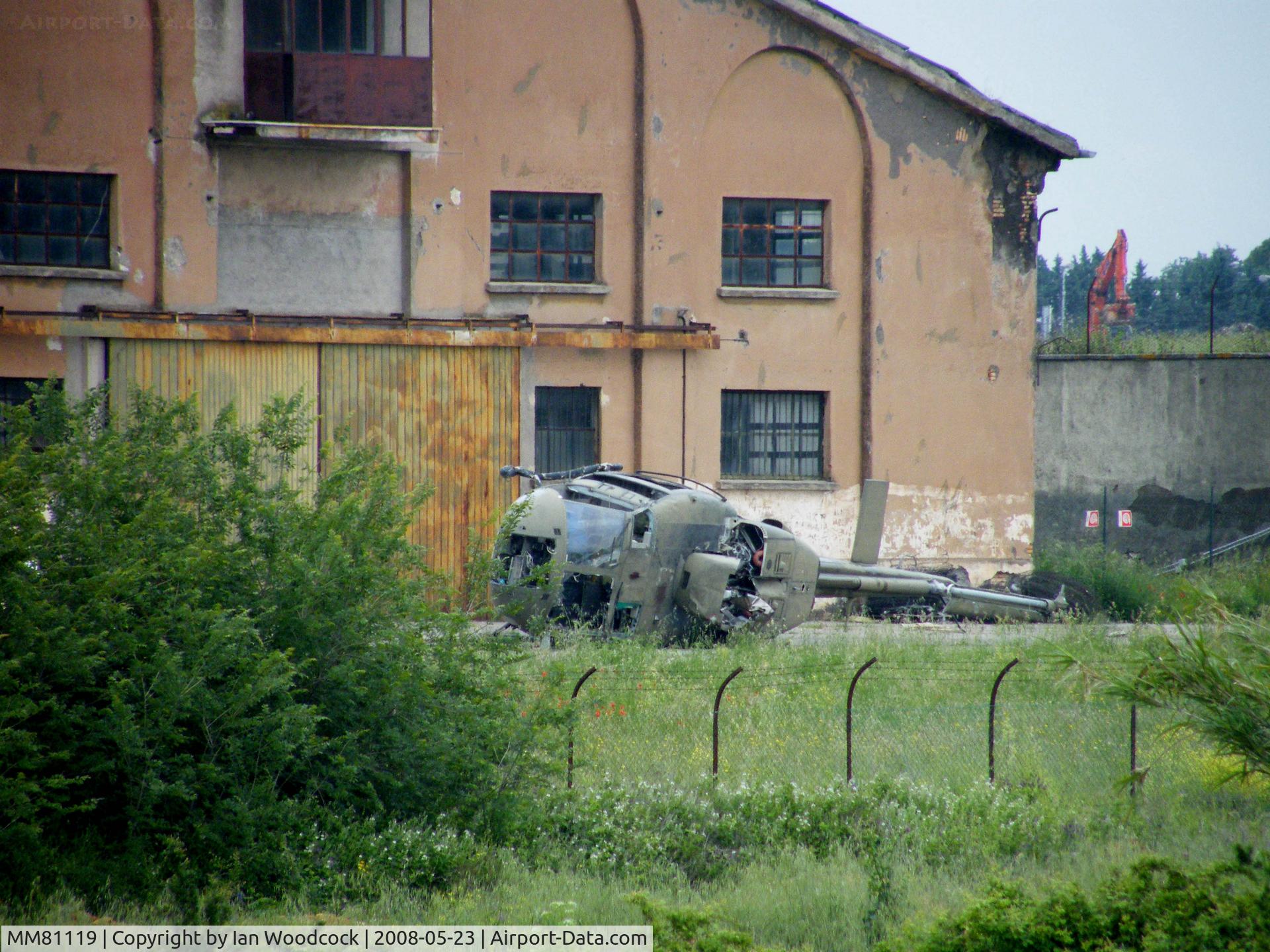 MM81119, Agusta AB-212 C/N 5639, Agusta Bell AB212/Italian Army/Viterbo (South) Dumped